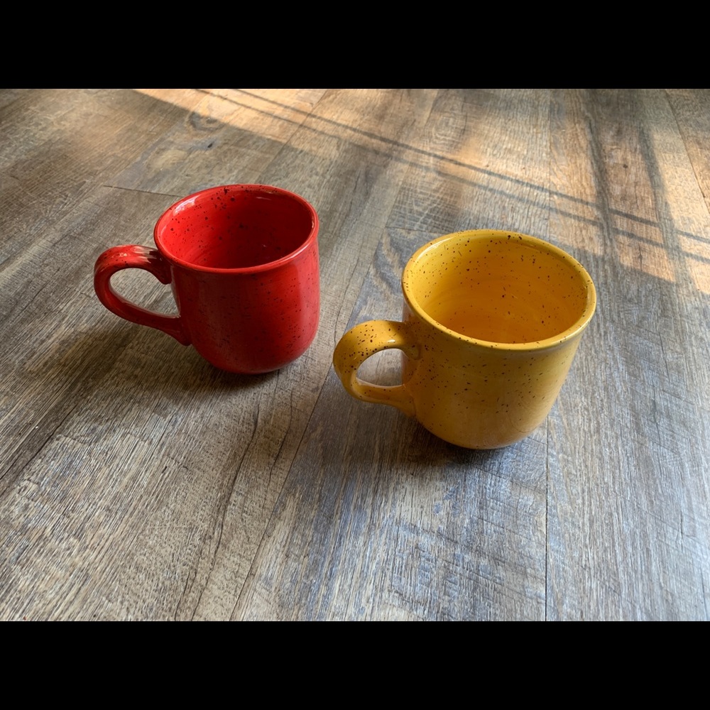 Pfaltzgraff 20 oz Nuance of Red & Gold Mugs